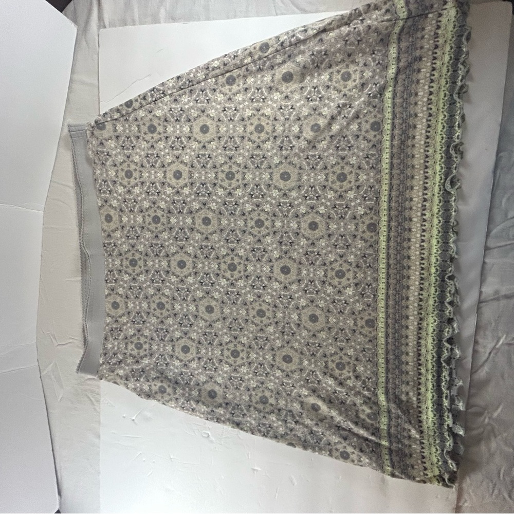 Chic Patterned Maxi Skirt in Gray and Green
